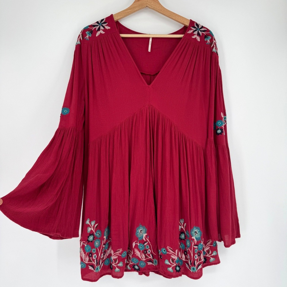 Free People Red Embroidered Bell Sleeve Tunic Sz XS  Boho Babydoll Peasant Top